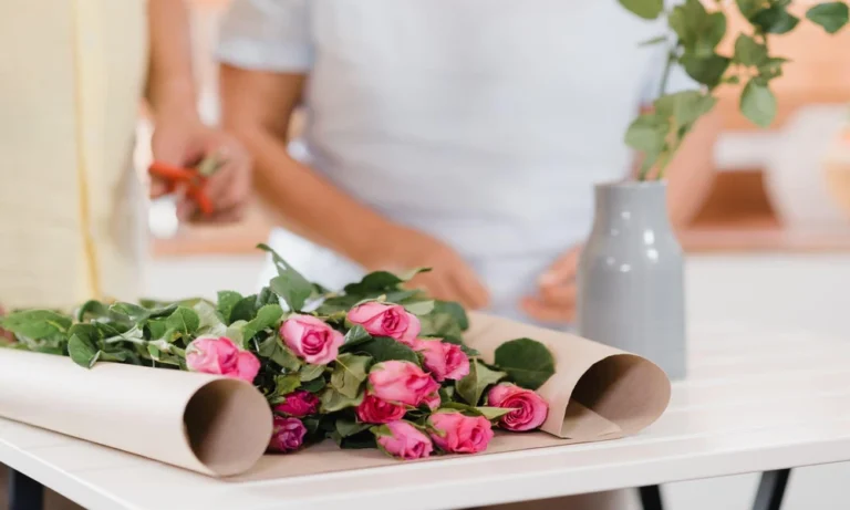 7 Details to Confirm Before Ordering Graduation Flowers
